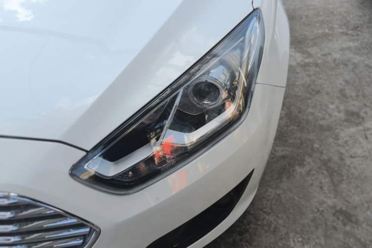 Used Ford Escort 2015 1.5L Manual Comfort Model Left Front Headlight