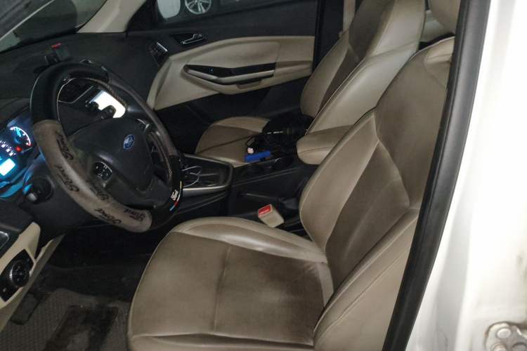 Used Ford Escort 2015 1.5L Automatic Fashion Model Left Front Seat