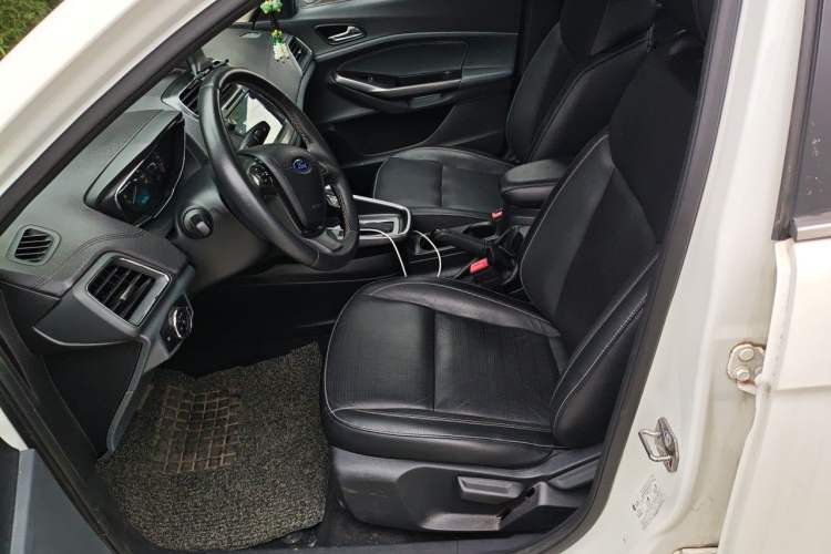 Used Ford Escort 2015 1.5L Automatic Fashion Model Left Front Seat