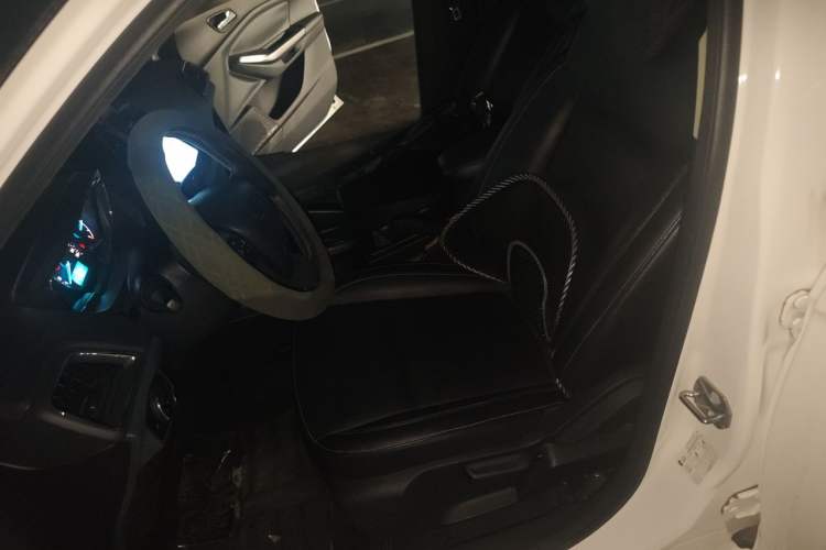 Used Ford Escort 2015 1.5L Automatic Fashion Model Left Front Seat