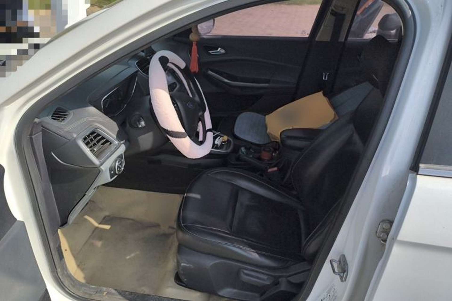 Used Ford Escort 2015 1.5L Automatic Fashion Model Left Front Seat