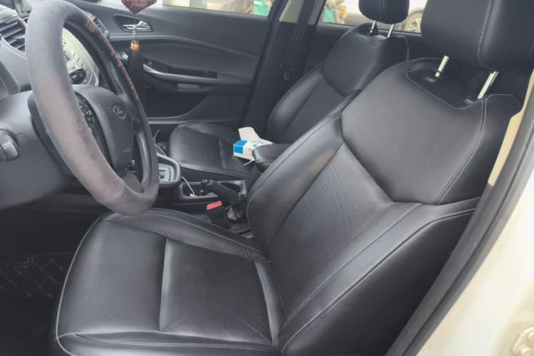 Used Ford Escort 2015 1.5L Automatic Fashion Model Left Front Seat