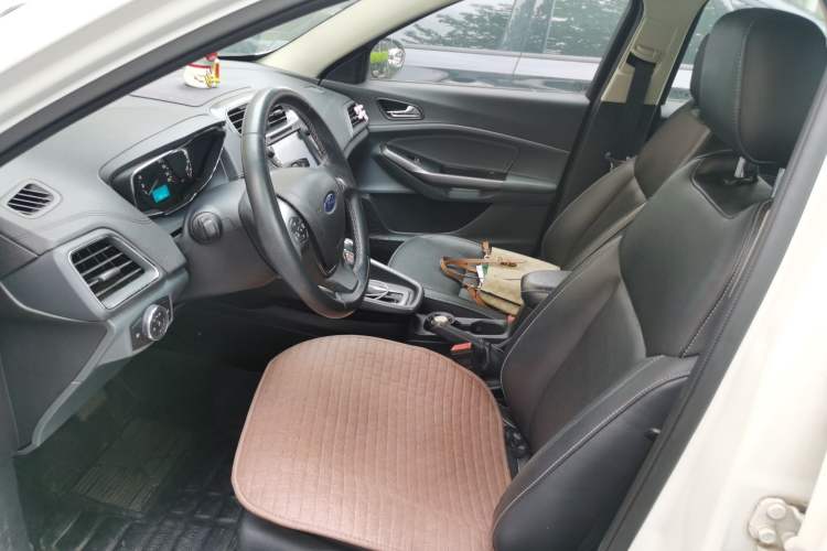 Used Ford Escort 2015 1.5L Automatic Fashion Model Left Front Seat