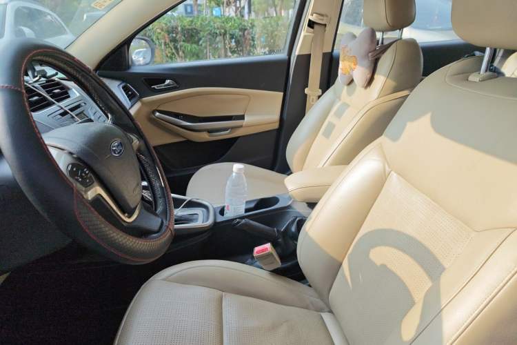 Used Ford Escort 2015 1.5L Automatic Fashion Model Left Front Seat