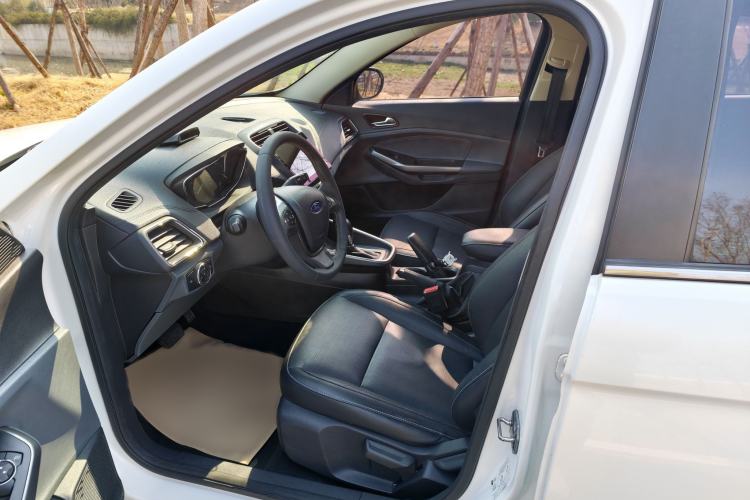 Used Ford Escort 2015 1.5L Automatic Fashion Model Left Front Seat