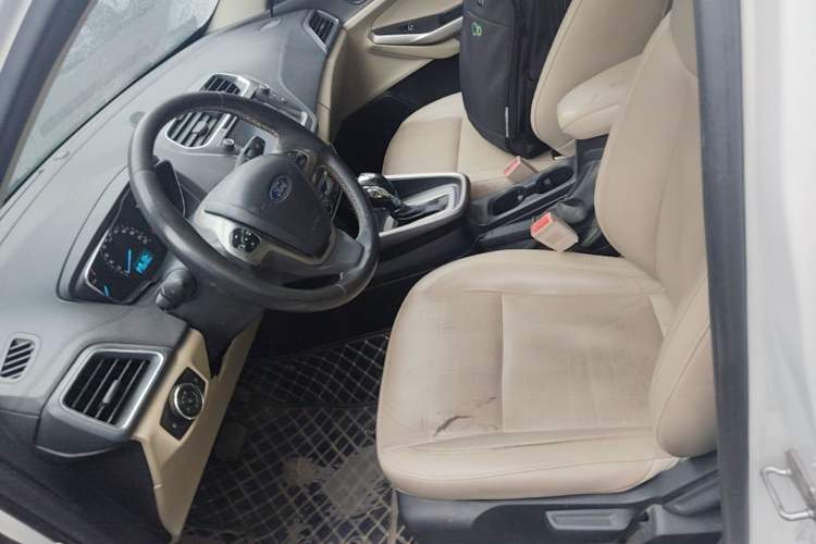Used Ford Escort 2015 1.5L Automatic Fashion Model Left Front Seat