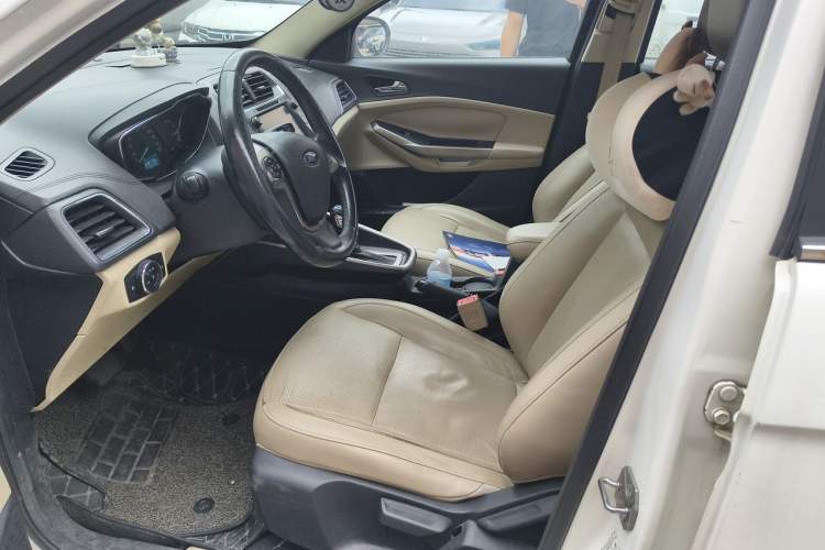 Used Ford Escort 2015 1.5L Automatic Fashion Model Left Front Seat