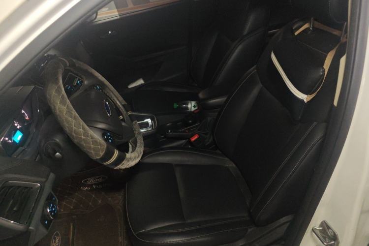 Used Ford Escort 2015 1.5L Automatic Fashion Model Left Front Seat