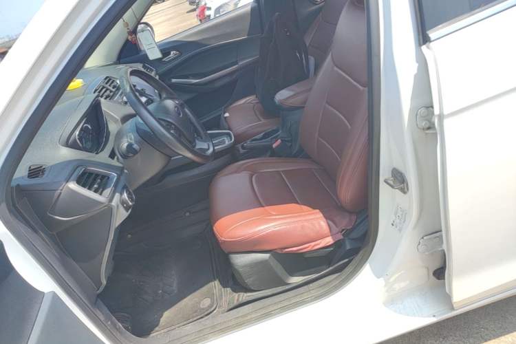 Used Ford Escort 2015 1.5L Automatic Fashion Model Left Front Seat
