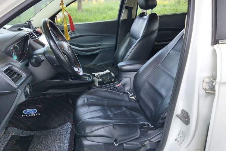Used Ford Escort 2015 1.5L Automatic Fashion Model Left Front Seat
