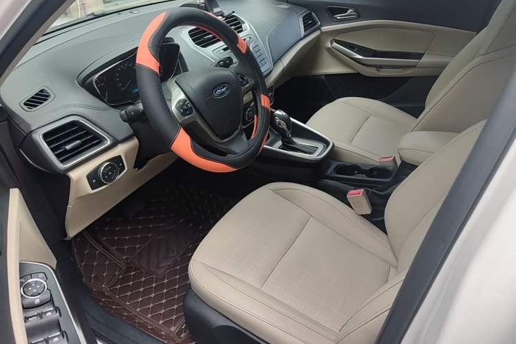 Used Ford Escort 2015 1.5L Automatic Fashion Model Left Front Seat