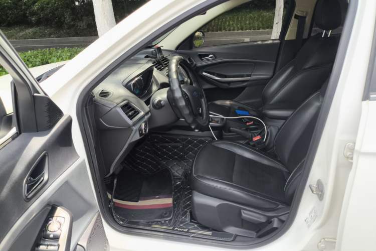 Used Ford Escort 2015 1.5L Automatic Fashion Model Left Front Seat