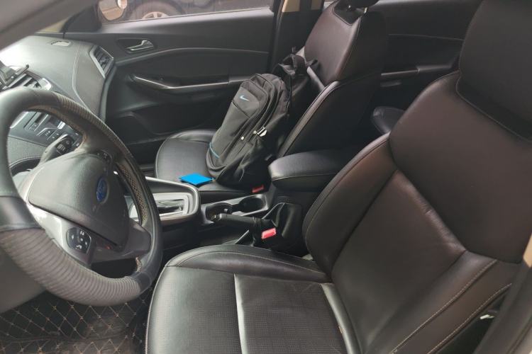 Used Ford Escort 2015 1.5L Automatic Fashion Model Left Front Seat
