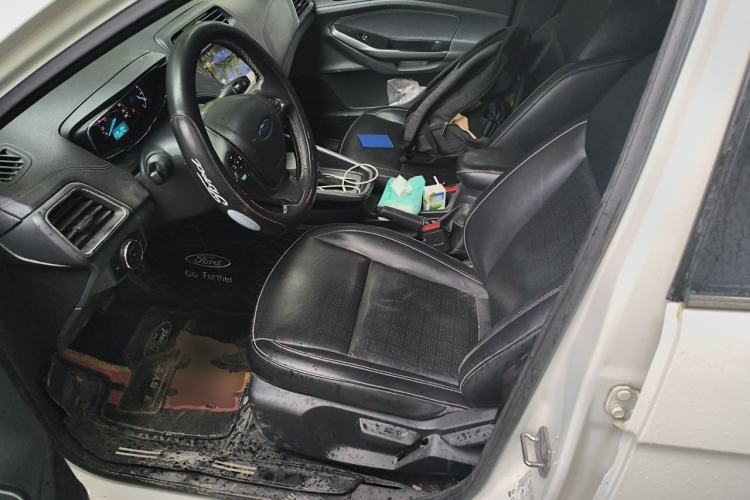 Used Ford Escort 2015 1.5L Automatic Fashion Model Left Front Seat