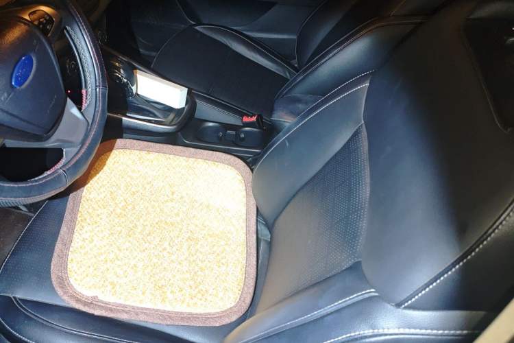 Used Ford Escort 2015 1.5L Automatic Fashion Model Left Front Seat