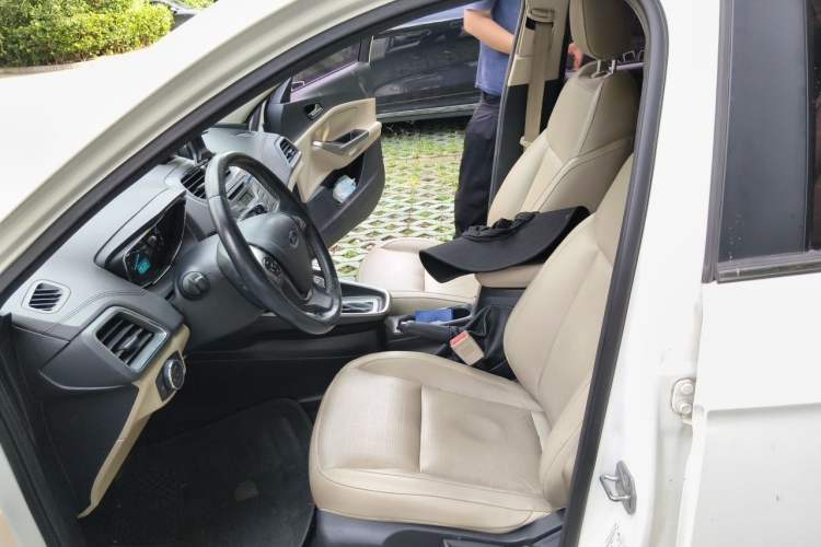 Used Ford Escort 2015 1.5L Automatic Fashion Model Left Front Seat