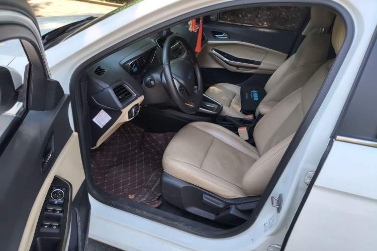 Used Ford Escort 2015 1.5L Automatic Fashion Model Left Front Seat