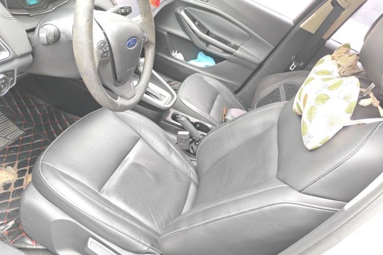 Used Ford Escort 2015 1.5L Automatic Fashion Model Left Front Seat
