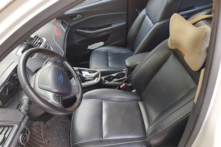 Used Ford Escort 2015 1.5L Automatic Fashion Model Left Front Seat