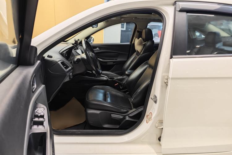 Used Ford Escort 2015 1.5L Automatic Fashion Model Left Front Seat