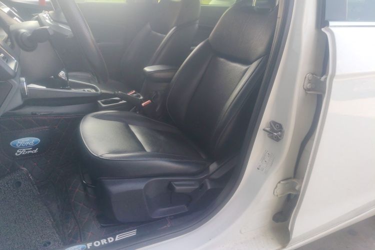 Used Ford Escort 2015 1.5L Automatic Fashion Model Left Front Seat