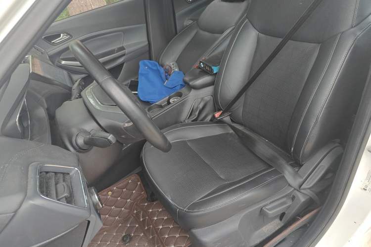 Used Ford Escort 2015 1.5L Automatic Fashion Model Left Front Seat