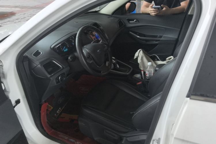 Used Ford Escort 2015 1.5L Automatic Fashion Model Left Front Seat