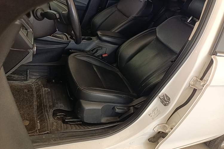 Used Ford Escort 2015 1.5L Automatic Fashion Model Left Front Seat