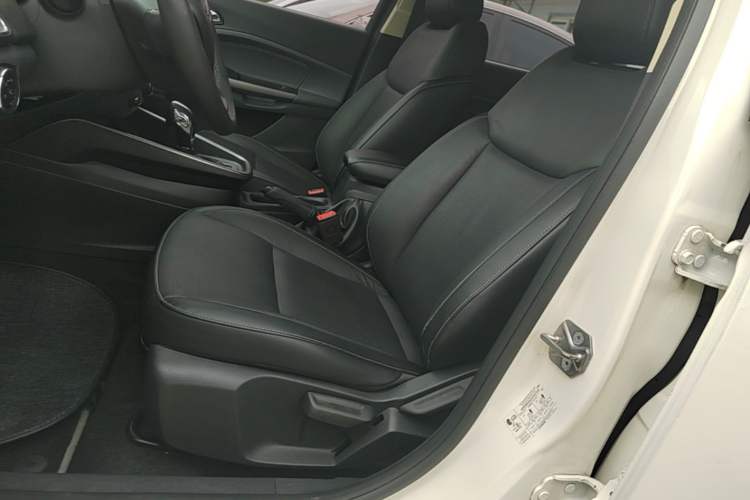 Used Ford Escort 2015 1.5L Automatic Fashion Model Left Front Seat