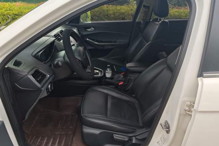 Used Ford Escort 2015 1.5L Automatic Fashion Model Left Front Seat