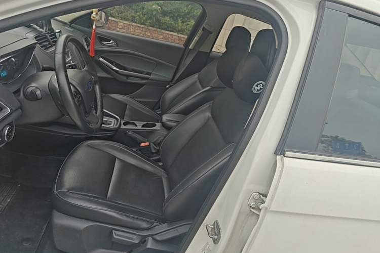 Used Ford Escort 2015 1.5L Automatic Fashion Model Left Front Seat