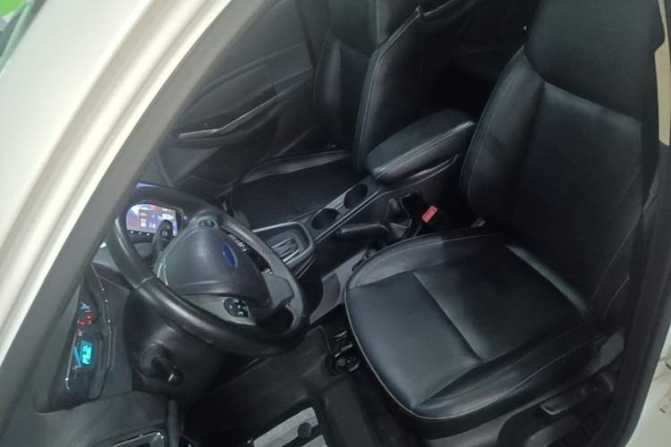 Used Ford Escort 2015 1.5L Automatic Fashion Model Left Front Seat