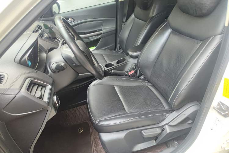Used Ford Escort 2015 1.5L Automatic Fashion Model Left Front Seat