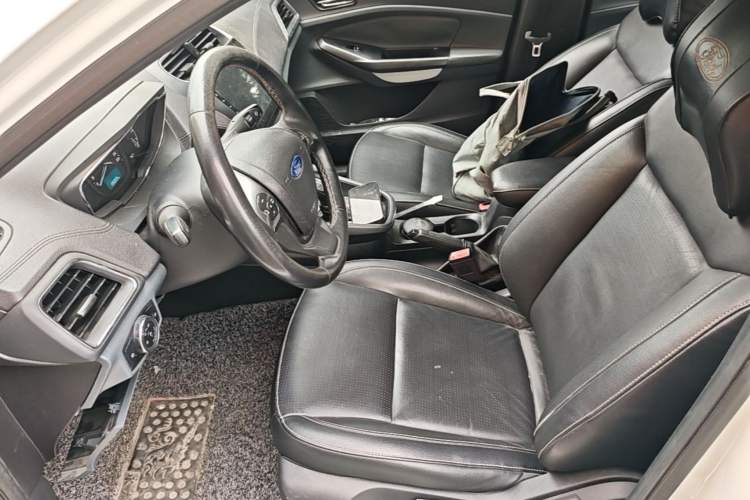 Used Ford Escort 2015 1.5L Automatic Fashion Model Left Front Seat