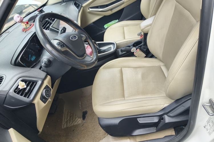 Used Ford Escort 2015 1.5L Automatic Fashion Model Left Front Seat