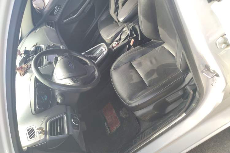 Used Ford Escort 2015 1.5L Automatic Fashion Model Left Front Seat