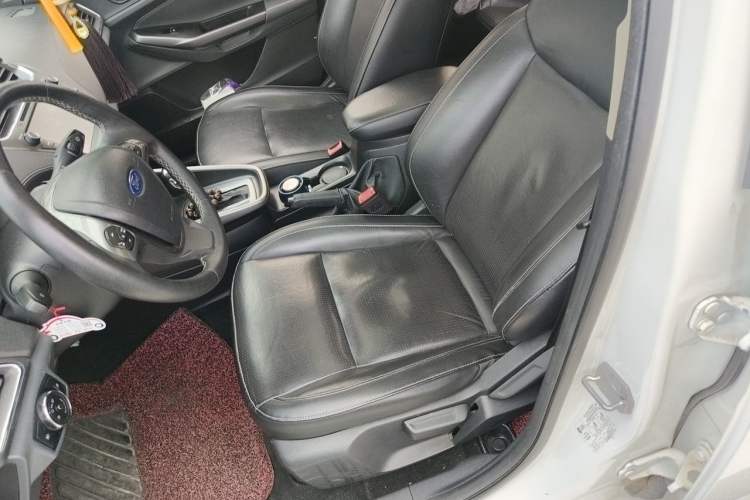 Used Ford Escort 2015 1.5L Automatic Fashion Model Left Front Seat