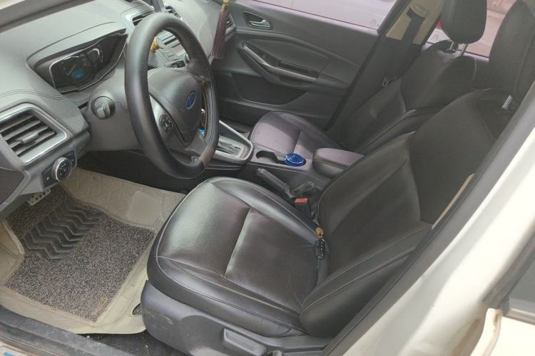 Used Ford Escort 2015 1.5L Automatic Fashion Model Left Front Seat