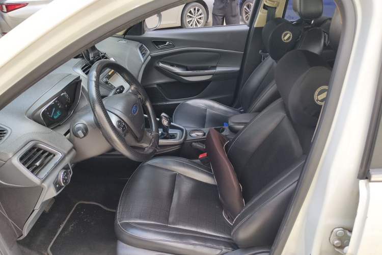 Used Ford Escort 2015 1.5L Automatic Fashion Model Left Front Seat