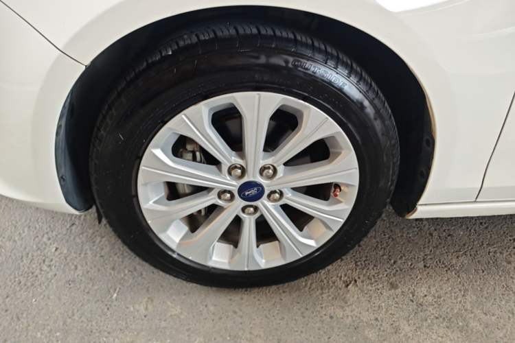 Used Ford Escort 2015 1.5L Manual Fashion Edition Left Front Wheel Hub
