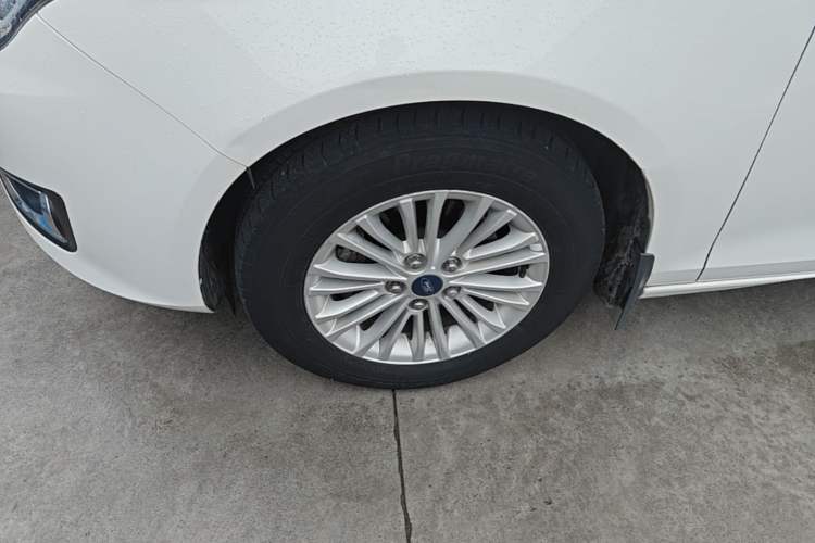 Used Ford Escort 2015 1.5L Automatic Comfort Edition Left Front Wheel Hub