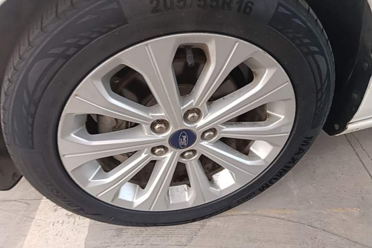 Used Ford Escort 2015 1.5L Manual Fashion Edition Left Front Wheel Hub