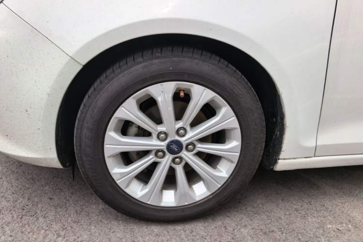 Used Ford Escort 2015 1.5L Manual Fashion Edition Left Front Wheel Hub
