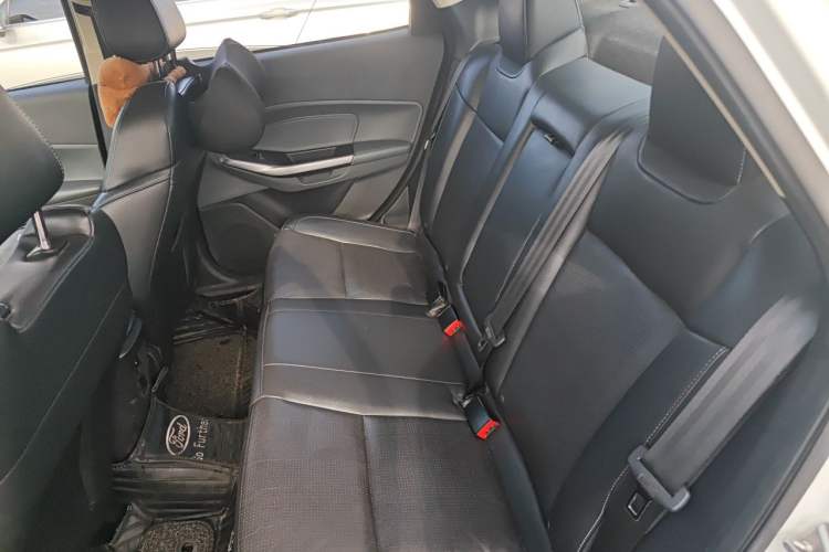 Used Ford Escort 2015 1.5L Automatic Fashion Model Left Rear Seat