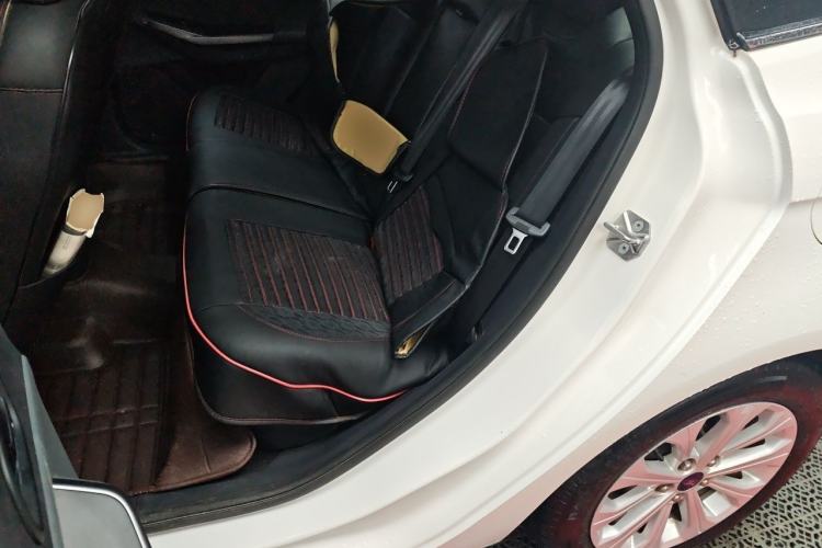 Used Ford Escort 2015 1.5L Automatic Fashion Model Left Rear Seat