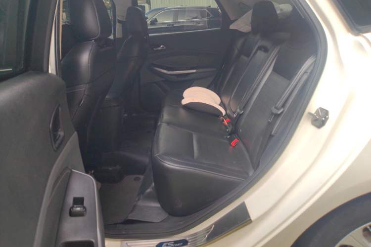 Used Ford Escort 2015 1.5L Automatic Fashion Model Left Rear Seat