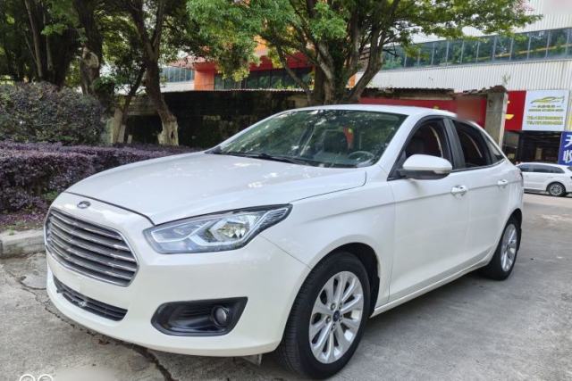Ford Escort 2015 1.5L Automatic Comfort Edition с пробегом