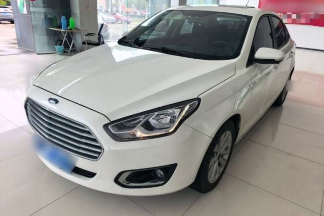 Ford Escort 2015 1.5L Automatic Fashion Model с пробегом