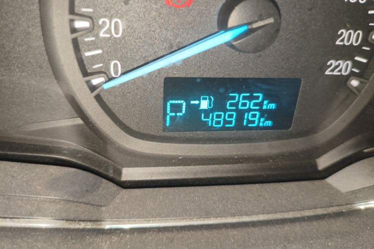 Used Ford Escort 2015 1.5L Automatic Fashion Model Odometer Close Up