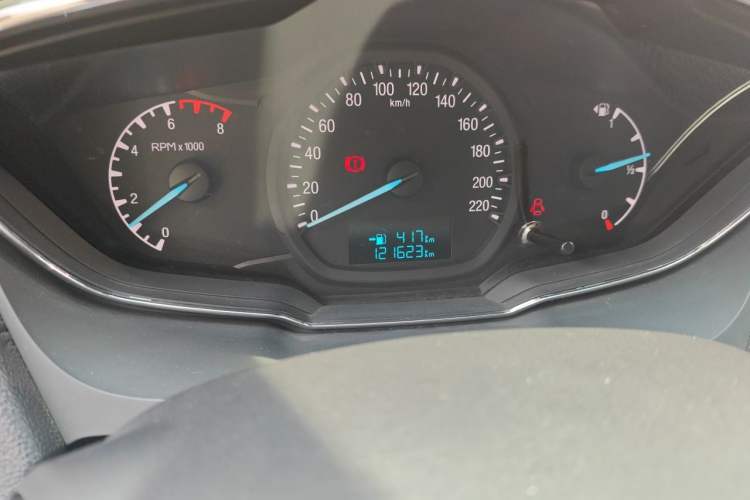 Used Ford Escort 2015 1.5L Manual Fashion Edition Odometer Close Up